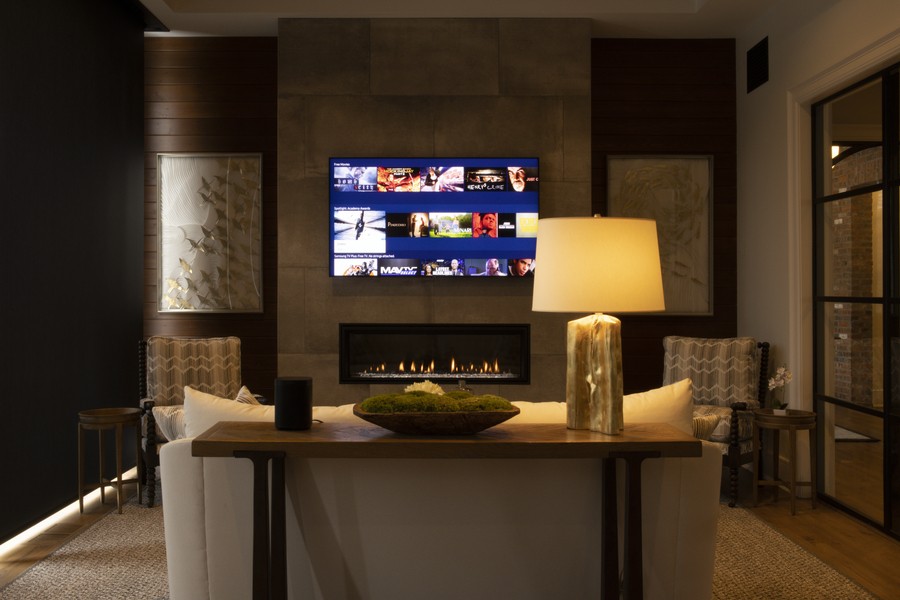 why-your-well-lit-rooms-still-feel-flat-after-dark